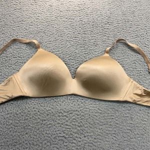 B. Temptd Bra 32D T-Shirt Bra 956281 Wire Free Smooth Bra